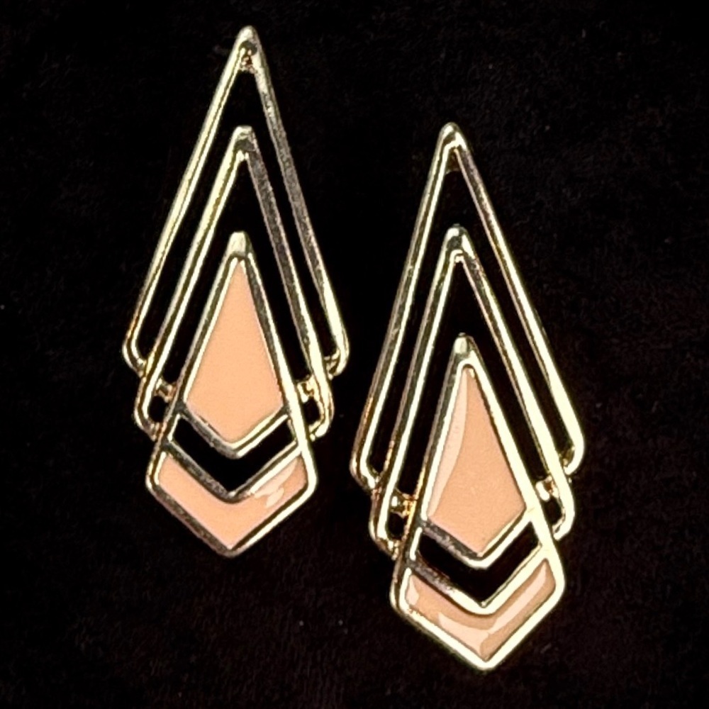 Vintage aged goldtone enamel pierced earrings